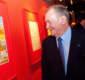El dibujante francés Albert Uderzo visita una exposición de 'Asterix y los Celtas' El dibujante francés Albert Uderzo visita una exposición de 'Asterix y los Celtas'