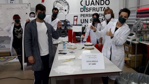O Colegio Hogar de Afundaci&oacute;n, a Obra Social de ABANCA, elabora mascarillas