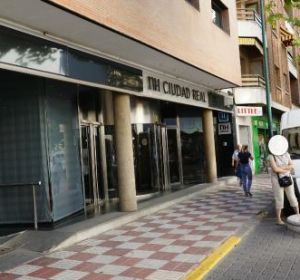 Uno de los establecimientos abiertos es el Hotel NH de Ciudad Real Uno de los establecimientos abiertos es el Hotel NH de Ciudad Real