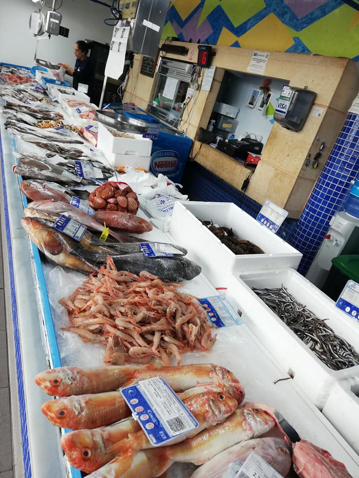 Els problemes dels pescadors d'Alacant al Rebost de la Comunitat Valenciana Els problemes dels pescadors d'Alacant al Rebost de la Comunitat Valenciana