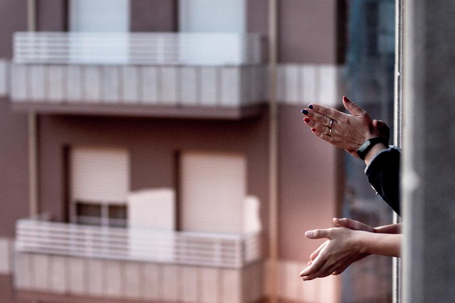 Las preguntas de Amón: "¿Nos estamos dando cuenta ya de que va a ser más difícil terminar la cuarentena que empezarla?" Las preguntas de Amón: "¿Nos estamos dando cuenta ya de que va a ser más difícil terminar la cuarentena que empezarla?"