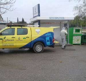 Trabajadores de GEACAM colaboran en la desinfección de espacios públicos Trabajadores de GEACAM colaboran en la desinfección de espacios públicos