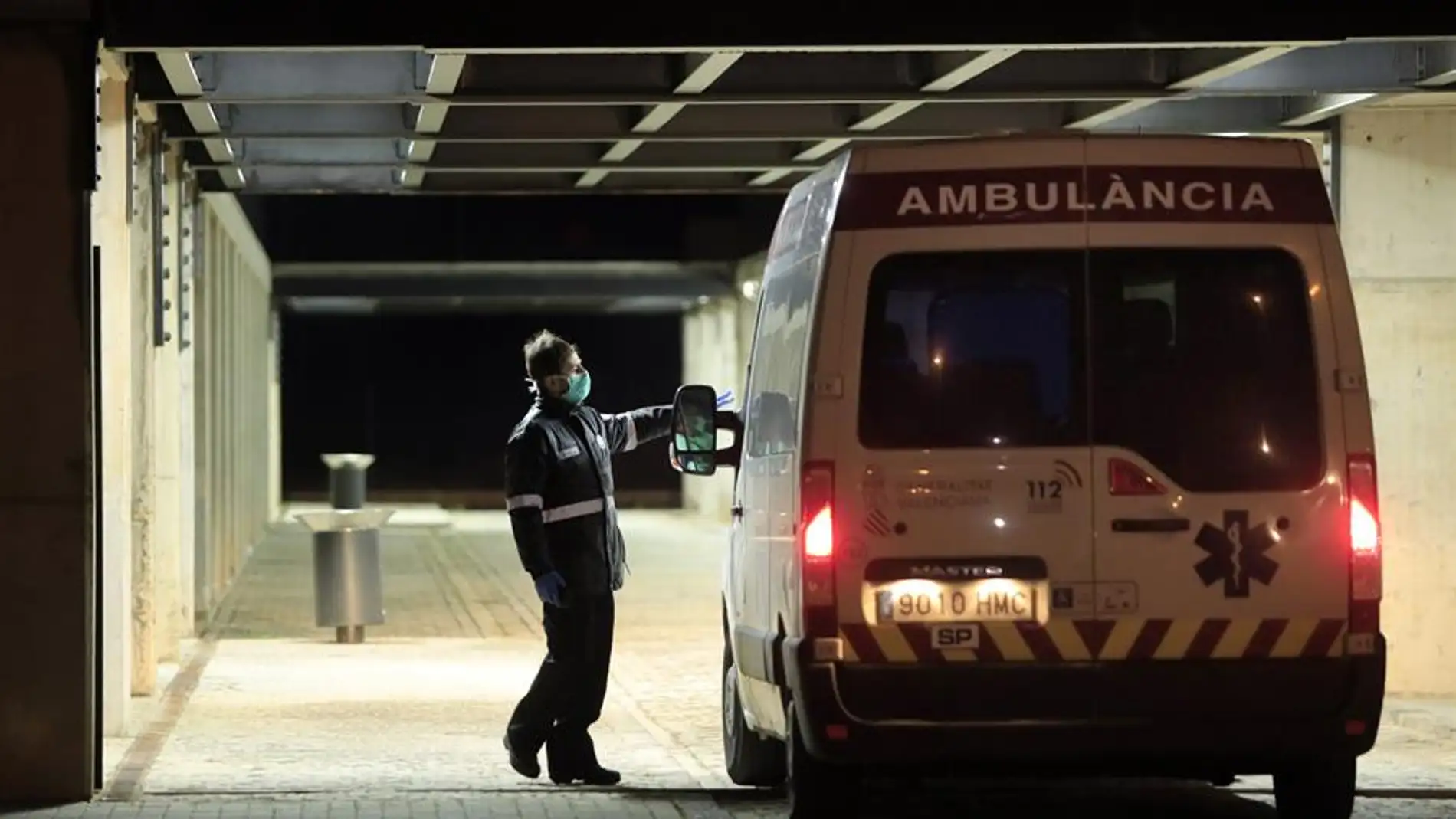 Ambulancia en el Hospital Universitario de La Plana en Vila-real