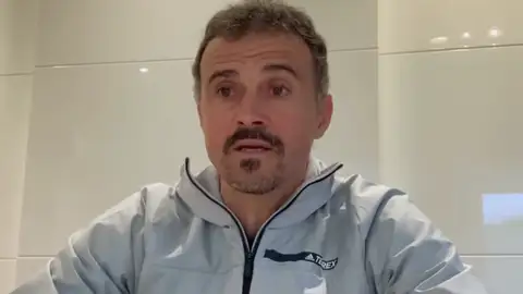 El seleccionador nacional, Luis Enrique, con su estilo personal. El seleccionador nacional, Luis Enrique, con su estilo personal.