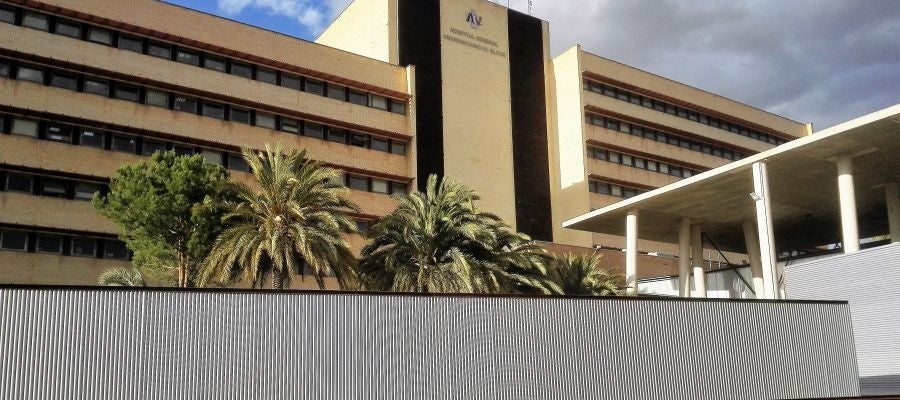 El joven estudiante contagiado de covid tras un viaje a Mallorca abandona la uci del Hospital General Universitario de Elche El joven estudiante contagiado de covid tras un viaje a Mallorca abandona la uci del Hospital General Universitario de Elche