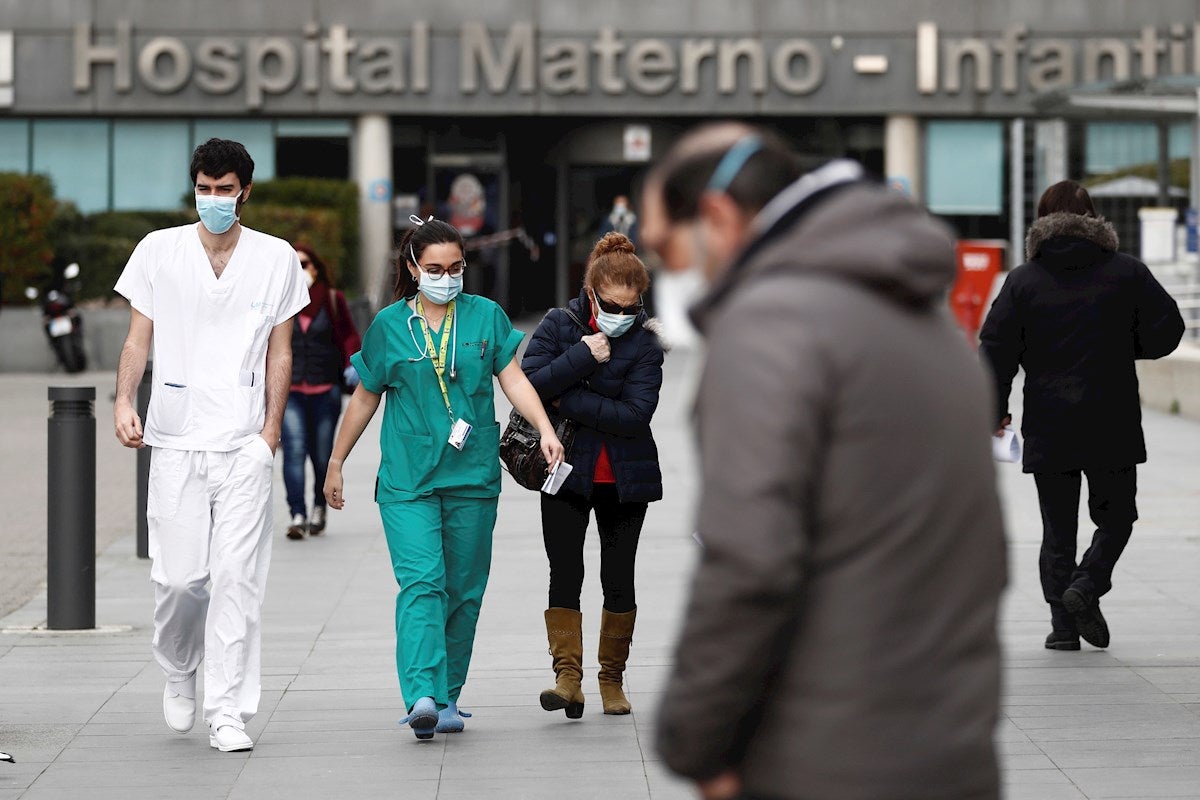 Sanidad confirma 12.298 profesionales sanitarios contagiados por coronavirus Sanidad confirma 12.298 profesionales sanitarios contagiados por coronavirus