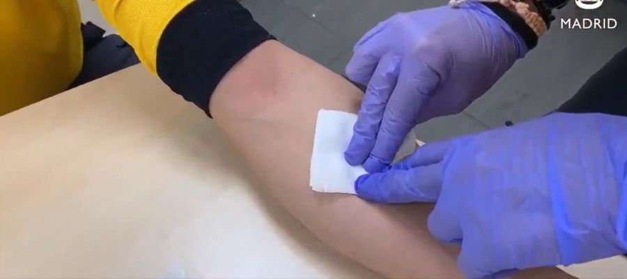 El vídeo donde el Samur muestra cómo curar heridas domésticas El vídeo donde el Samur muestra cómo curar heridas domésticas