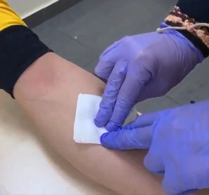 El vídeo donde el Samur muestra cómo curar heridas domésticas El vídeo donde el Samur muestra cómo curar heridas domésticas