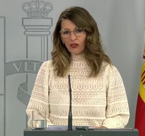 Yolanda Díaz tras el Consejo de Ministros extraordinario Yolanda Díaz tras el Consejo de Ministros extraordinario