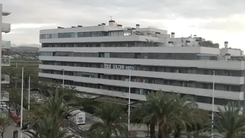 Edificio en Elche con mensaje 'Todo saldrá bien' en la crisis del coronavirus. Edificio en Elche con mensaje 'Todo saldrá bien' en la crisis del coronavirus.