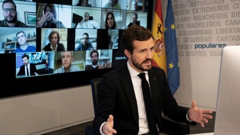 El presidente del Partido Popular Pablo Casado, durante la videoconferencia con la Comisi&oacute;n de seguimiento del COVID-19 del PP, el viernes en Madrid. 