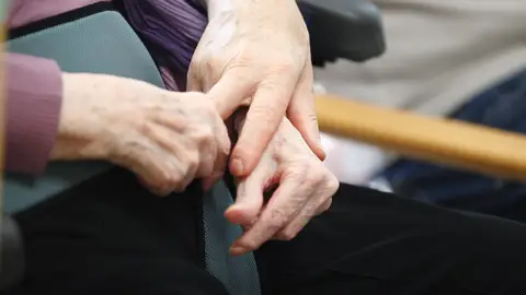 Los mayores de 70 años son el principal grupo de riesgo Los mayores de 70 años son el principal grupo de riesgo