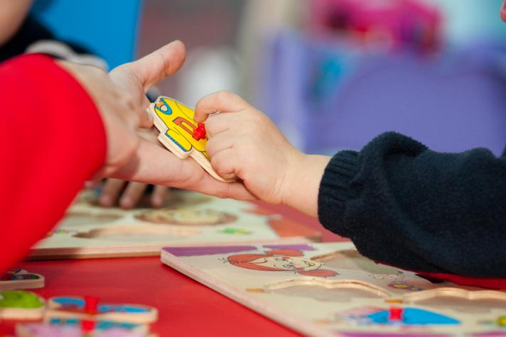 Las familias piden más coordinación entre los docentes para evitar la acumulación de deberes Las familias piden más coordinación entre los docentes para evitar la acumulación de deberes