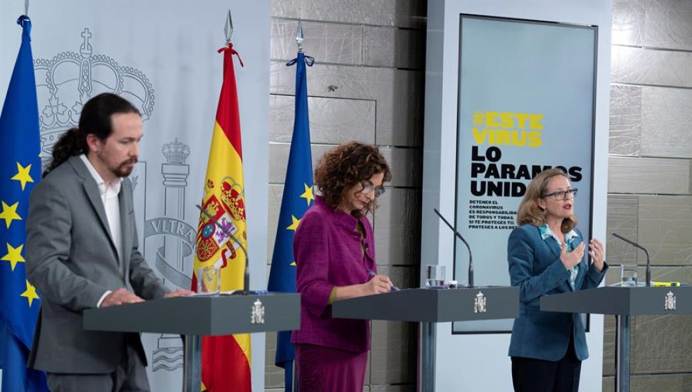 Las preguntas de Amón: "¿Por qué el Estado, las administraciones, el Gobierno, nos trata como si no fuéramos adultos?" Las preguntas de Amón: "¿Por qué el Estado, las administraciones, el Gobierno, nos trata como si no fuéramos adultos?"