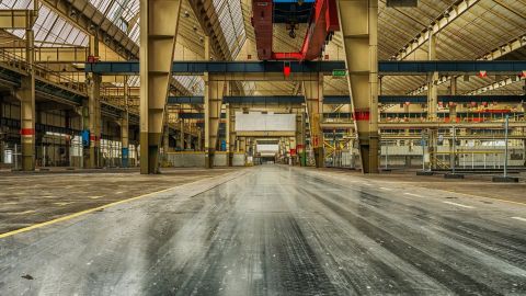 Las empresas no esenciales han tenido que parar la producci&oacute;n