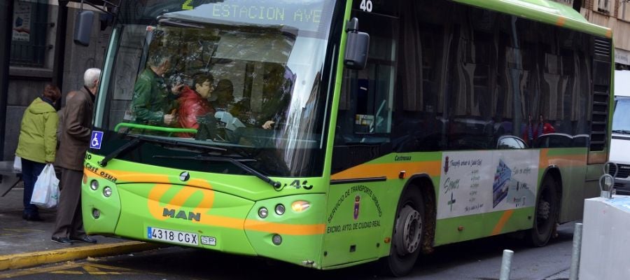 El Ayuntamiento ha adaptado el servicio del autobús urbano El Ayuntamiento ha adaptado el servicio del autobús urbano