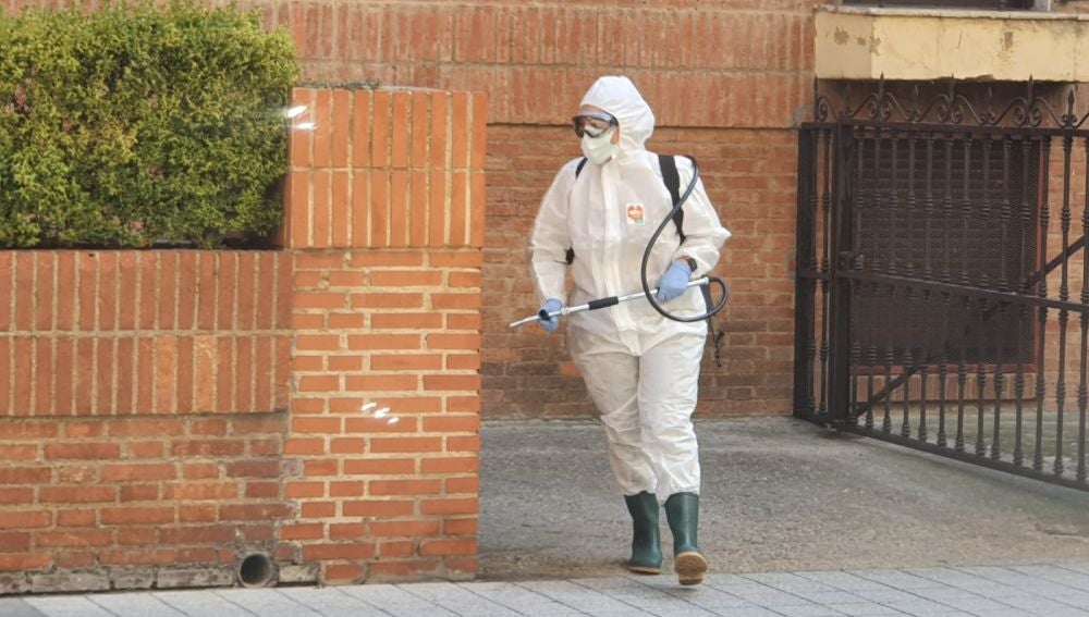 La UME desinfecta cuatro centros de Palencia