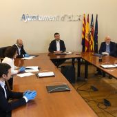 Firma del convenio entre el Ayuntamiento de Elche, CCOO, UGT y Cedelco.