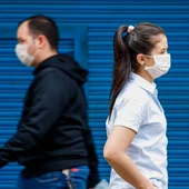 Ciudadanos pasean en Asunción (Paraguay) con mascarillas Ciudadanos pasean en Asunción (Paraguay) con mascarillas