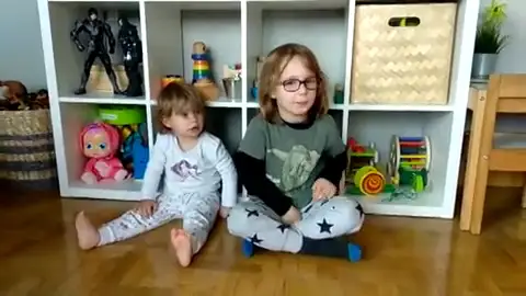 Así cantan Martín e Irene, dos hermanos de cinco y dos años, el 'Facciamo Finta Che' Así cantan Martín e Irene, dos hermanos de cinco y dos años, el 'Facciamo Finta Che'