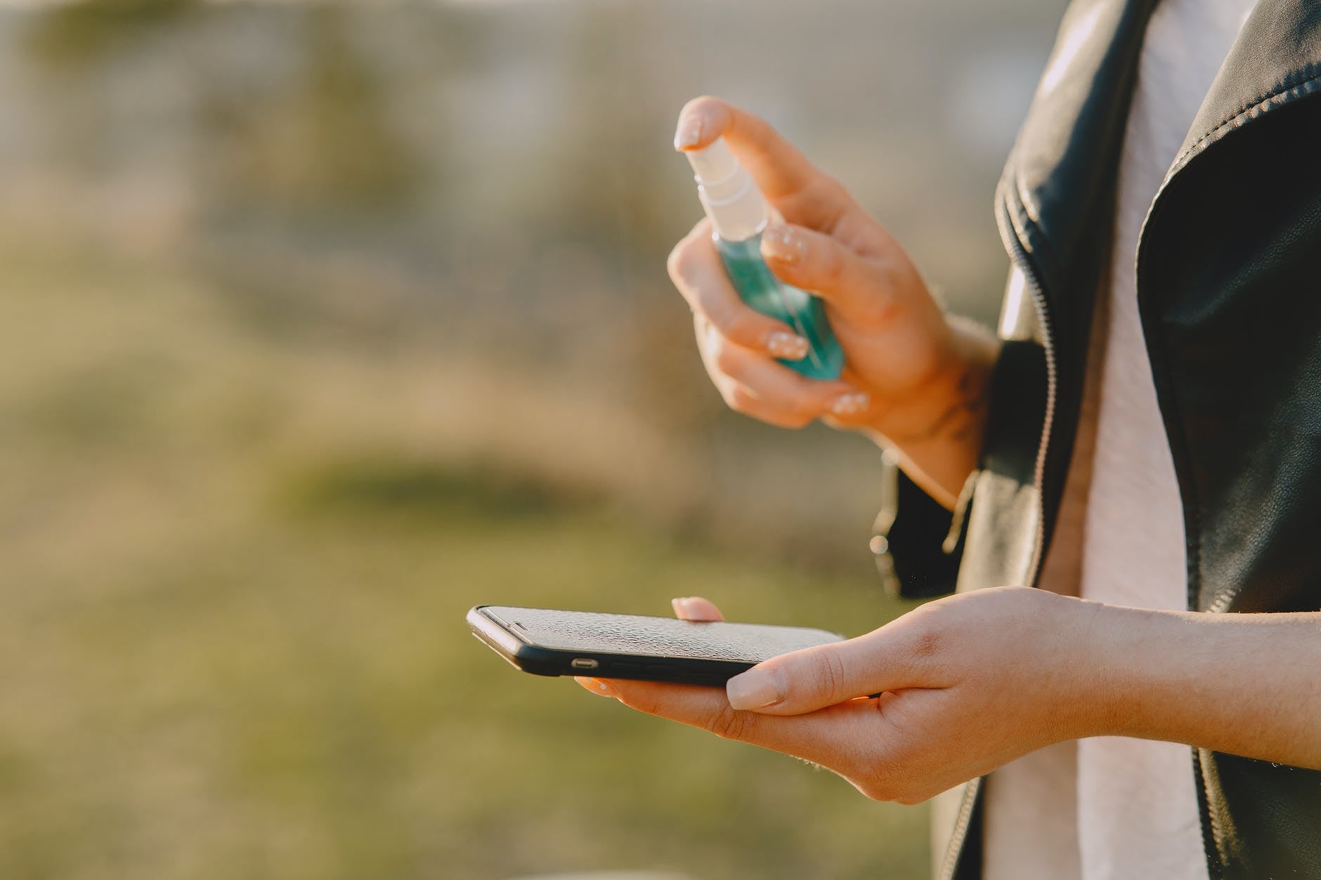 Varios estudios reflejan que el coronavirus sobrevive en los smartphones entre 24 horas y 9 días Varios estudios reflejan que el coronavirus sobrevive en los smartphones entre 24 horas y 9 días
