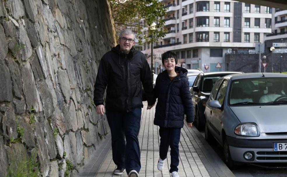 Los pediatras avalan que los niños salgan a la calle durante el confinamiento pero con mucha prudencia Los pediatras avalan que los niños salgan a la calle durante el confinamiento pero con mucha prudencia