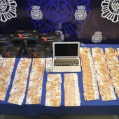 Objetos intervenidos por la policía en esta operación. Objetos intervenidos por la policía en esta operación.