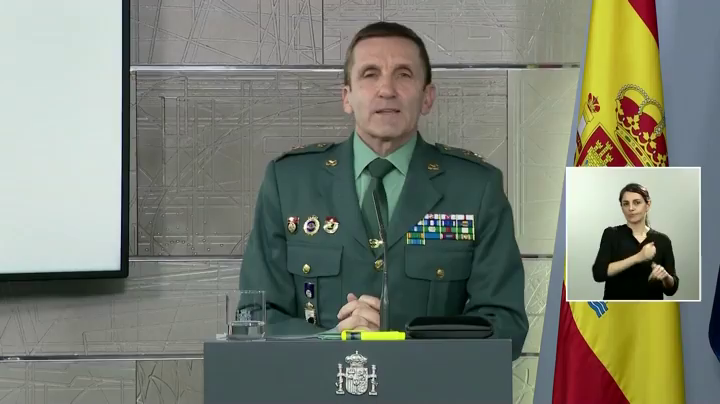 Las preguntas de Amón: "¿No es bochornoso que el Gobierno amañara la rueda de prensa para evitar que el general Santiago respondiera?" Las preguntas de Amón: "¿No es bochornoso que el Gobierno amañara la rueda de prensa para evitar que el general Santiago respondiera?"