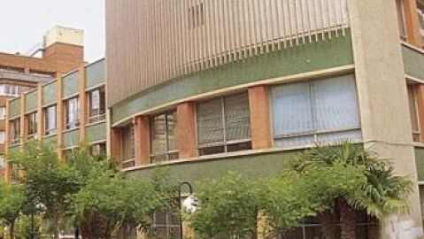 Imatge de la biblioteca al carrer Solades de Vila-real 