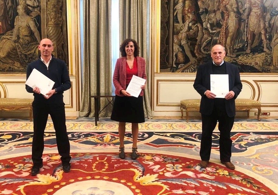 El Consejo Superior de Deportes pacta el retorno de los entrenamientos de fútbol con LaLiga y la RFEF El Consejo Superior de Deportes pacta el retorno de los entrenamientos de fútbol con LaLiga y la RFEF