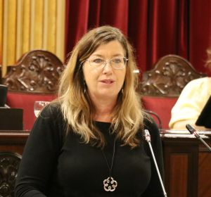 La Consellera de Salut, Patricia Gómez, en su comparecencia en el Parlament ante la crisis sanitaria internacional. La Consellera de Salut, Patricia Gómez, en su comparecencia en el Parlament ante la crisis sanitaria internacional.