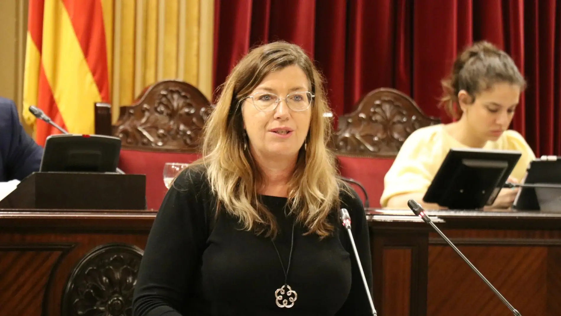 La Consellera de Salut, Patricia Gómez, en su comparecencia en el Parlament ante la crisis sanitaria internacional. 