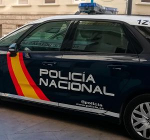 Vehículo de la Policía Nacional. Vehículo de la Policía Nacional.