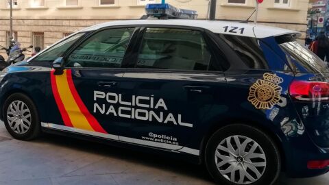 Veh&iacute;culo de la Polic&iacute;a Nacional.
