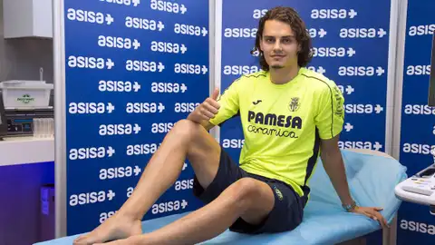 Imagen de archivo: Enes Ünal. Enes Ünal , delantero del Villareal