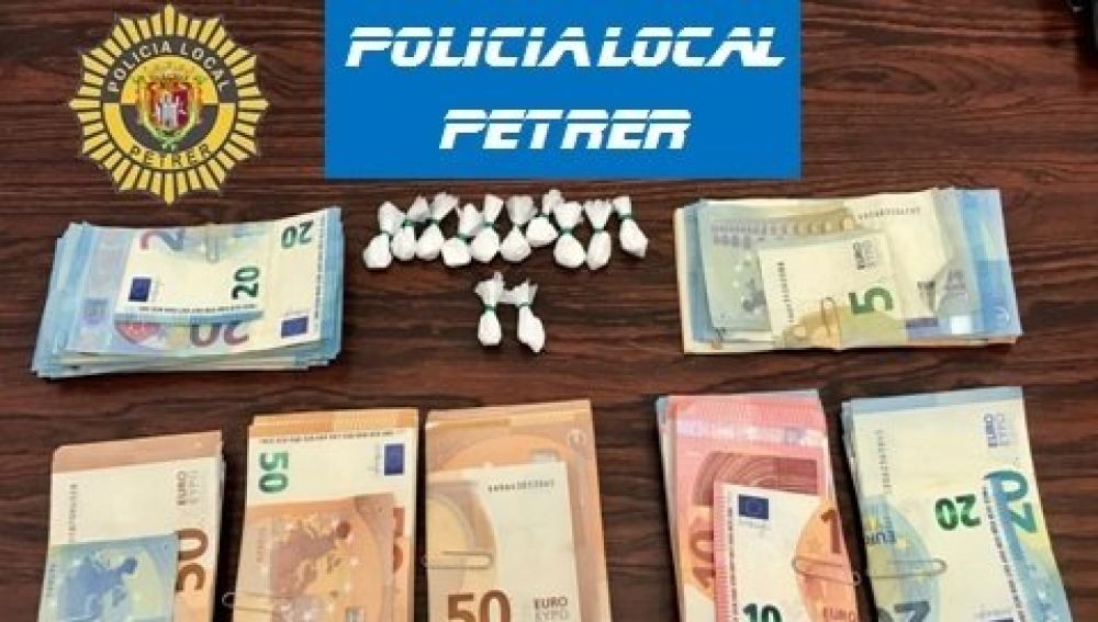 Dinero y cocaína interceptado por la Policía Local de Petrer.