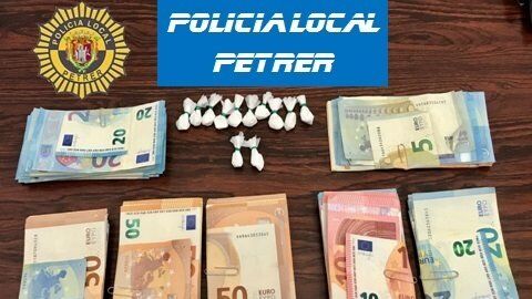 Dinero y coca&iacute;na interceptado por la Polic&iacute;a Local de Petrer.