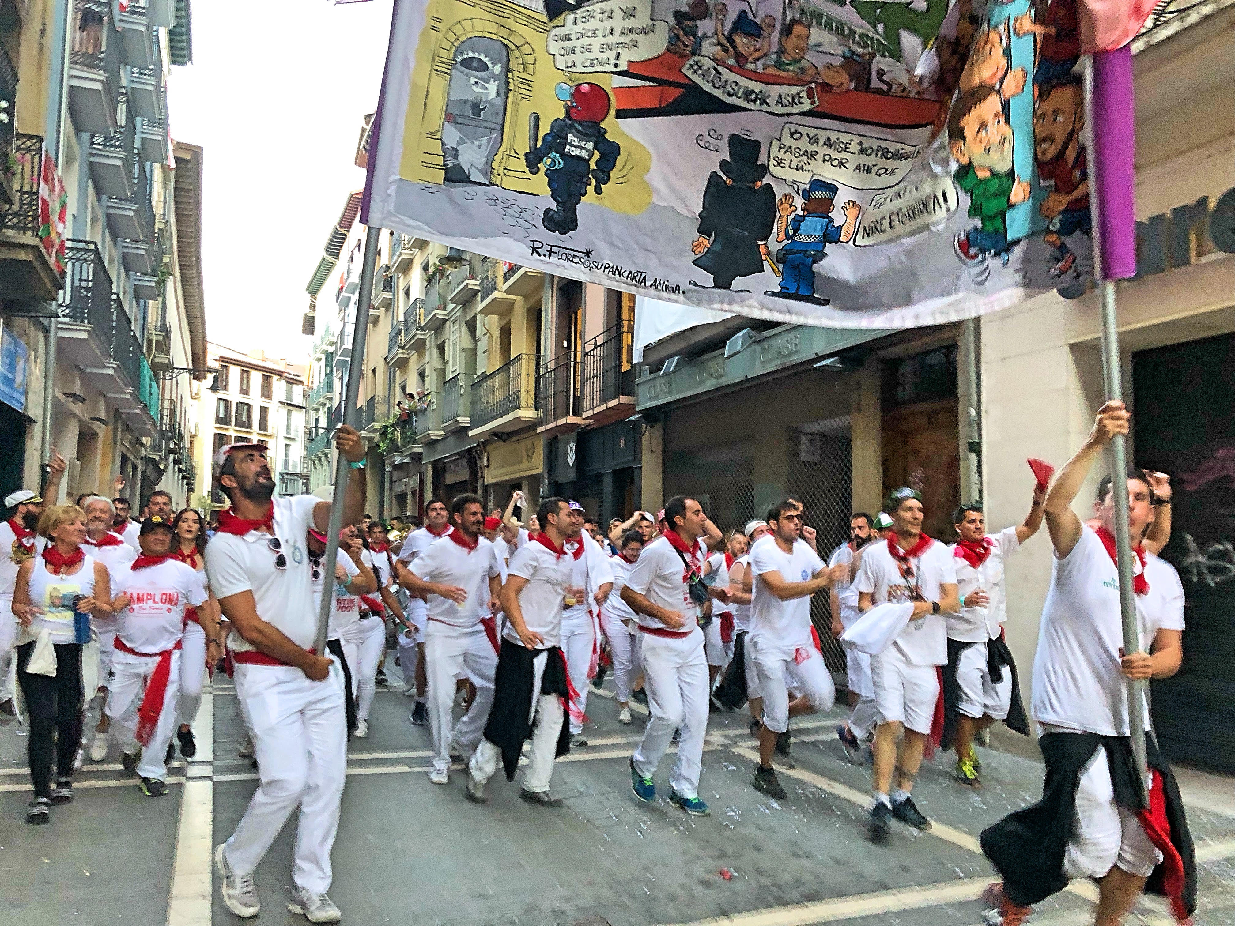 La Federación de Peñas lamenta que “no se intentara convocar telemáticamente La Mesa de los Sanfermines para transmitir información" La Federación de Peñas lamenta que “no se intentara convocar telemáticamente La Mesa de los Sanfermines para transmitir información"