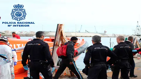La Policía Nacional detiene a tres presuntos pateristas que pretendían introducir a 35 personas en España de forma ilegal Onda Cero Almeria