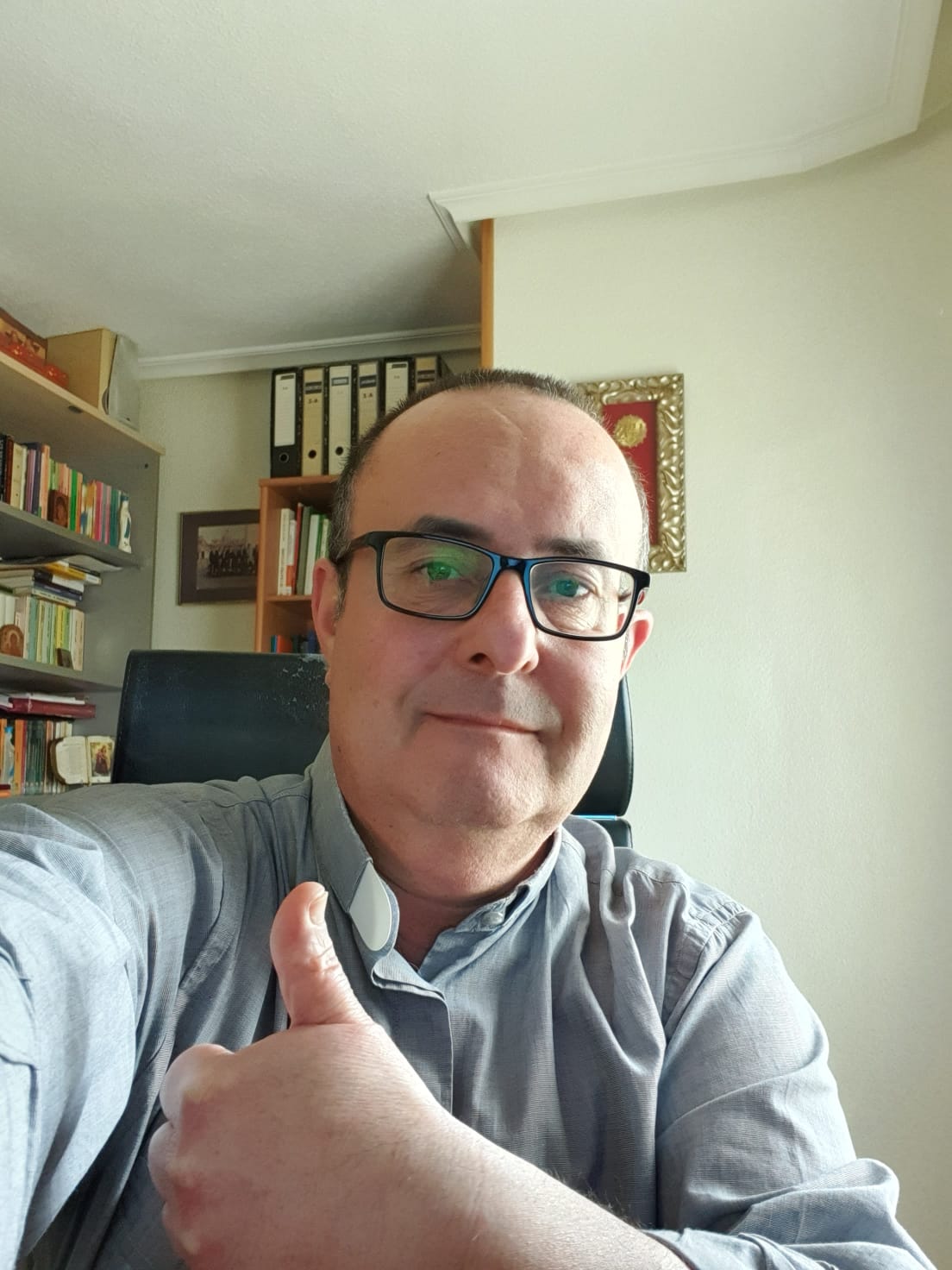 "Coger la mano de un enfermo y acompañarle en sus últimos minutos es nuestra forma de hacerle sentir que no está solo" "Coger la mano de un enfermo y acompañarle en sus últimos minutos es nuestra forma de hacerle sentir que no está solo"