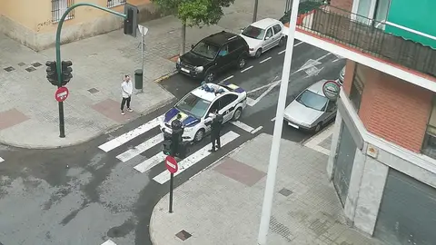 La Policía Local de Elche continúa controlando de forma estricta el cumplimiento del estado de alarma. La Policía Local de Elche continúa controlando de forma estricta el cumplimiento del estado de alarma.