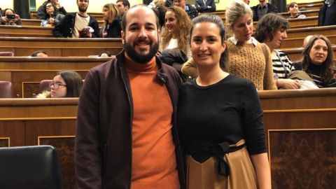 Miguel Gonz&aacute;lez Caballero en el Congreso, junto a la tambi&eacute;n diputada del PSOE, Cristina L&oacute;pez