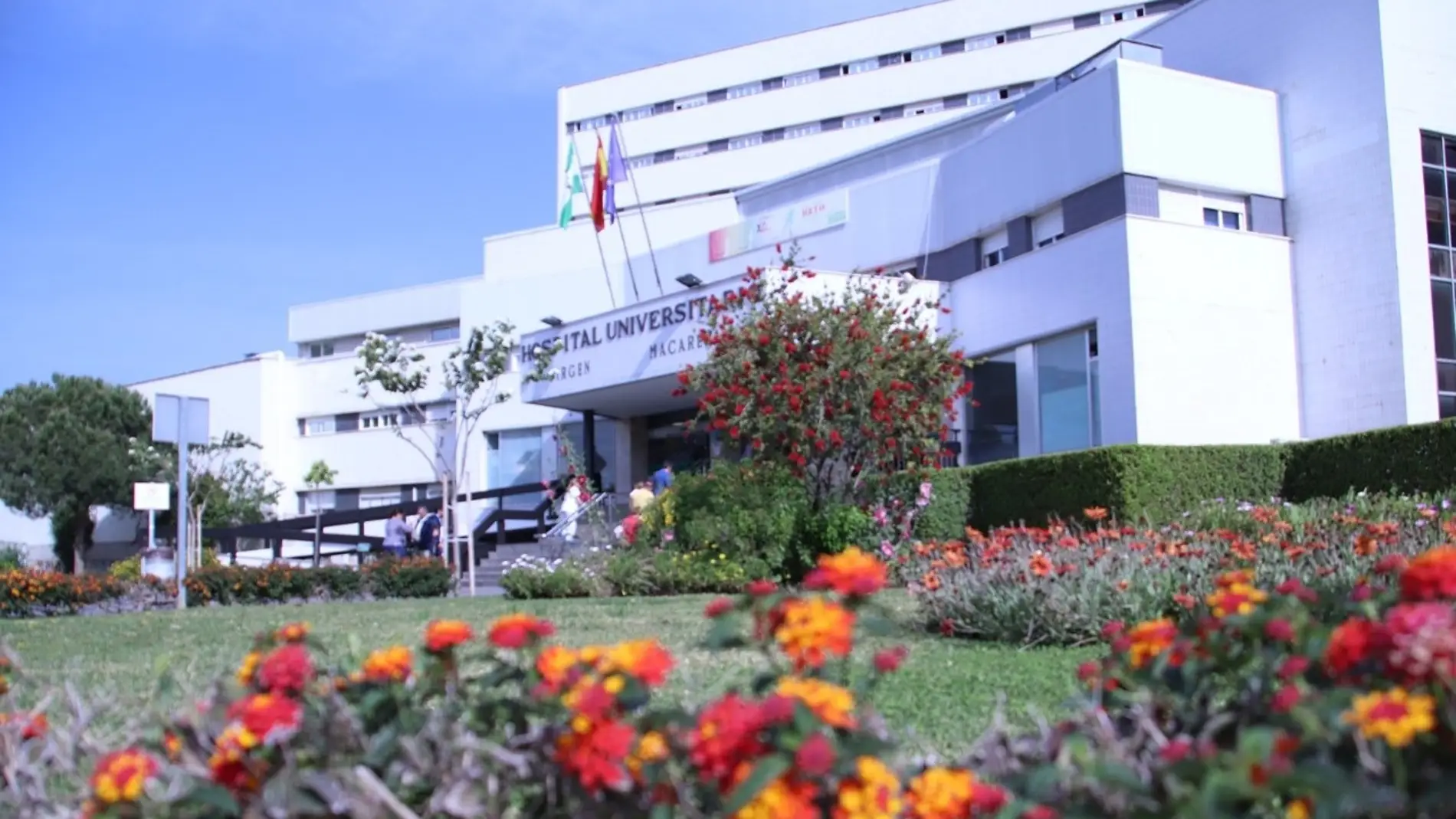 Fachada del Hospital Universitario Virgen Macarena de Sevilla