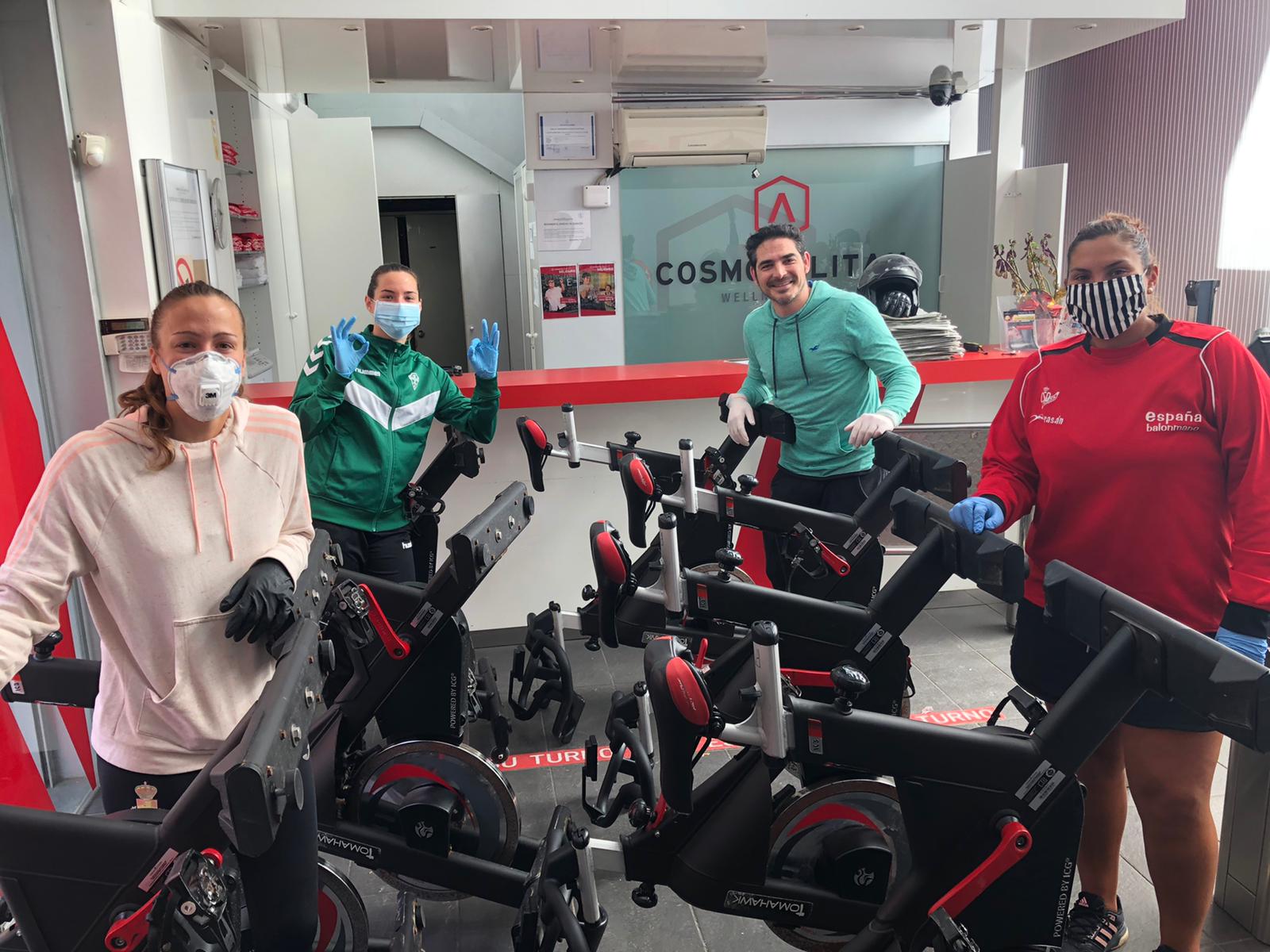 Cosmopolitan Wellness Club cede bicicletas indoor y material deportivo a las guerreras del CBM Elche Cosmopolitan Wellness Club cede bicicletas indoor y material deportivo a las guerreras del CBM Elche