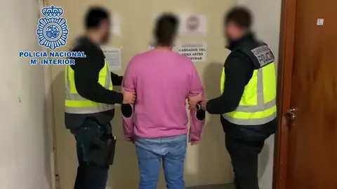 Policía Nacional Momento de la detención de uno de los traficantes.