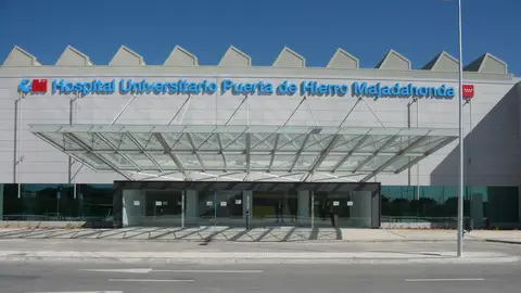 Fachada del Hospital Universitario Puerta de Hierro de Majadahonda Fachada del Hospital Universitario Puerta de Hierro de Majadahonda