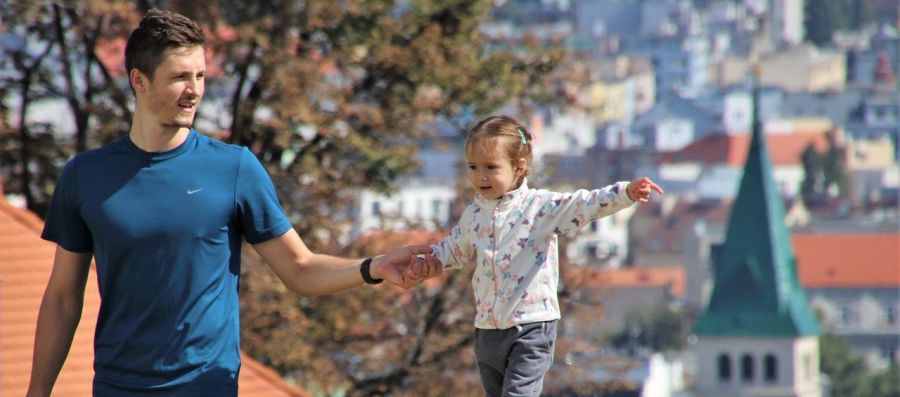 Horarios, tiempo máximo, actividades permitidas y normas de salida de los niños a la calle durante el confinamiento Horarios, tiempo máximo, actividades permitidas y normas de salida de los niños a la calle durante el confinamiento