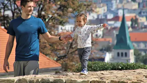 Horarios, tiempo máximo, actividades permitidas y normas de salida de los niños a la calle durante el confinamiento Horarios, tiempo máximo, actividades permitidas y normas de salida de los niños a la calle durante el confinamiento