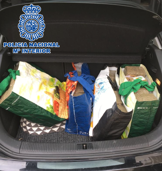 Detenido con 47 kilos de hachís en el maletero Detenido con 47 kilos de hachís en el maletero