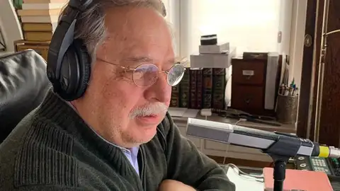 El periodista Luis Herrero trabaja desde casa El periodista Luis Herrero trabaja desde casa